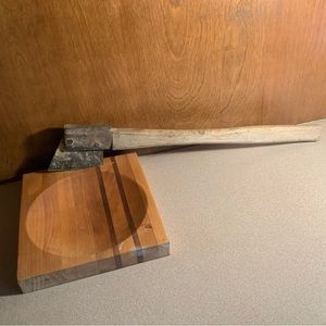Burley tobacco hatchet